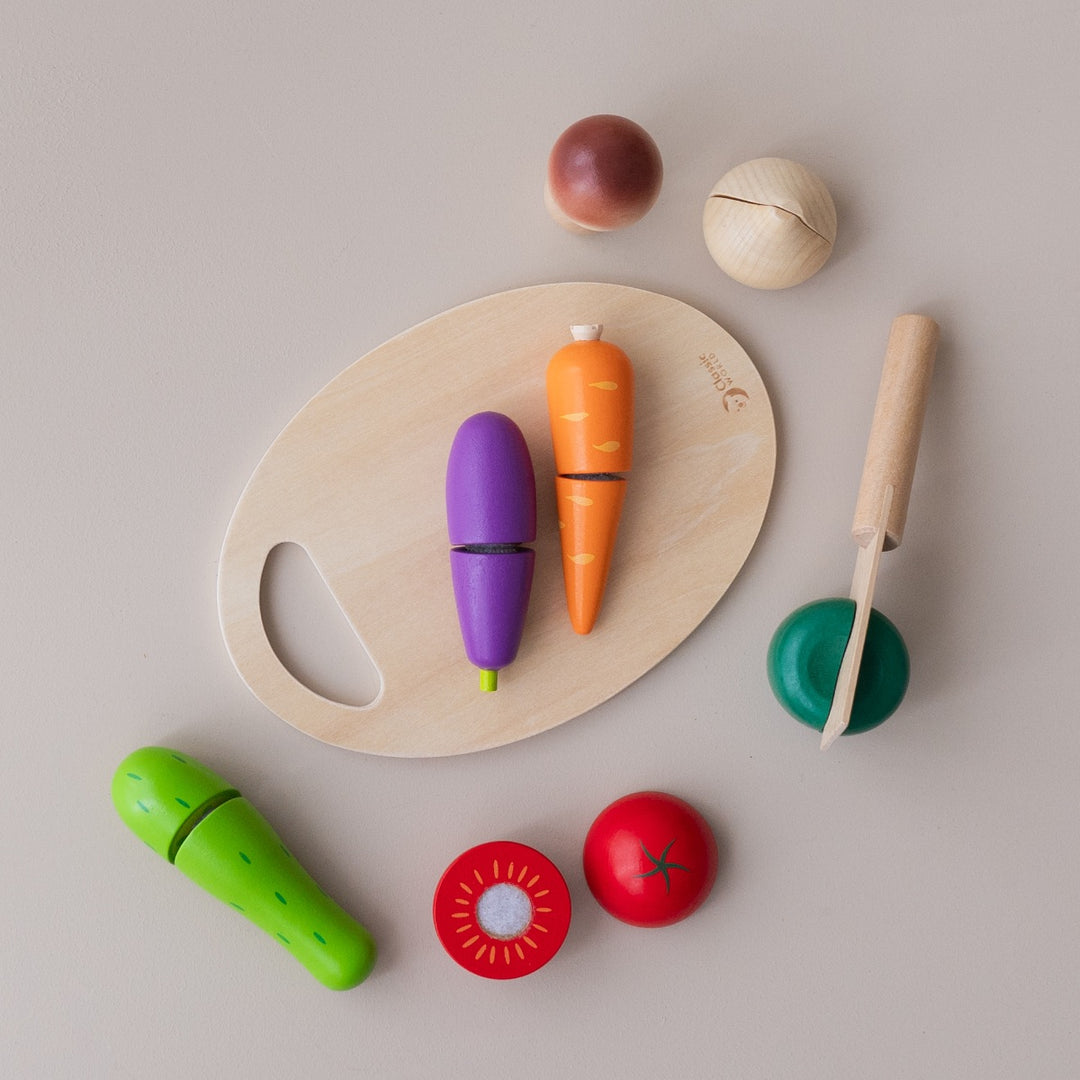 Cutting wooden vegetable puzzle for babies and toddlers. Includes chopping board and wooden knife.